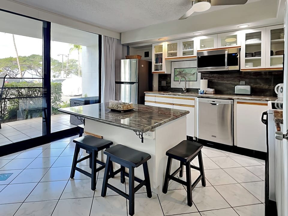 Condo (2 Bedrooms) | Property amenity