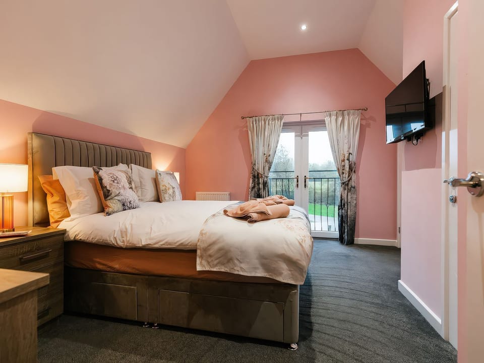 4 bedrooms, individually decorated, individually furnished, free WiFi