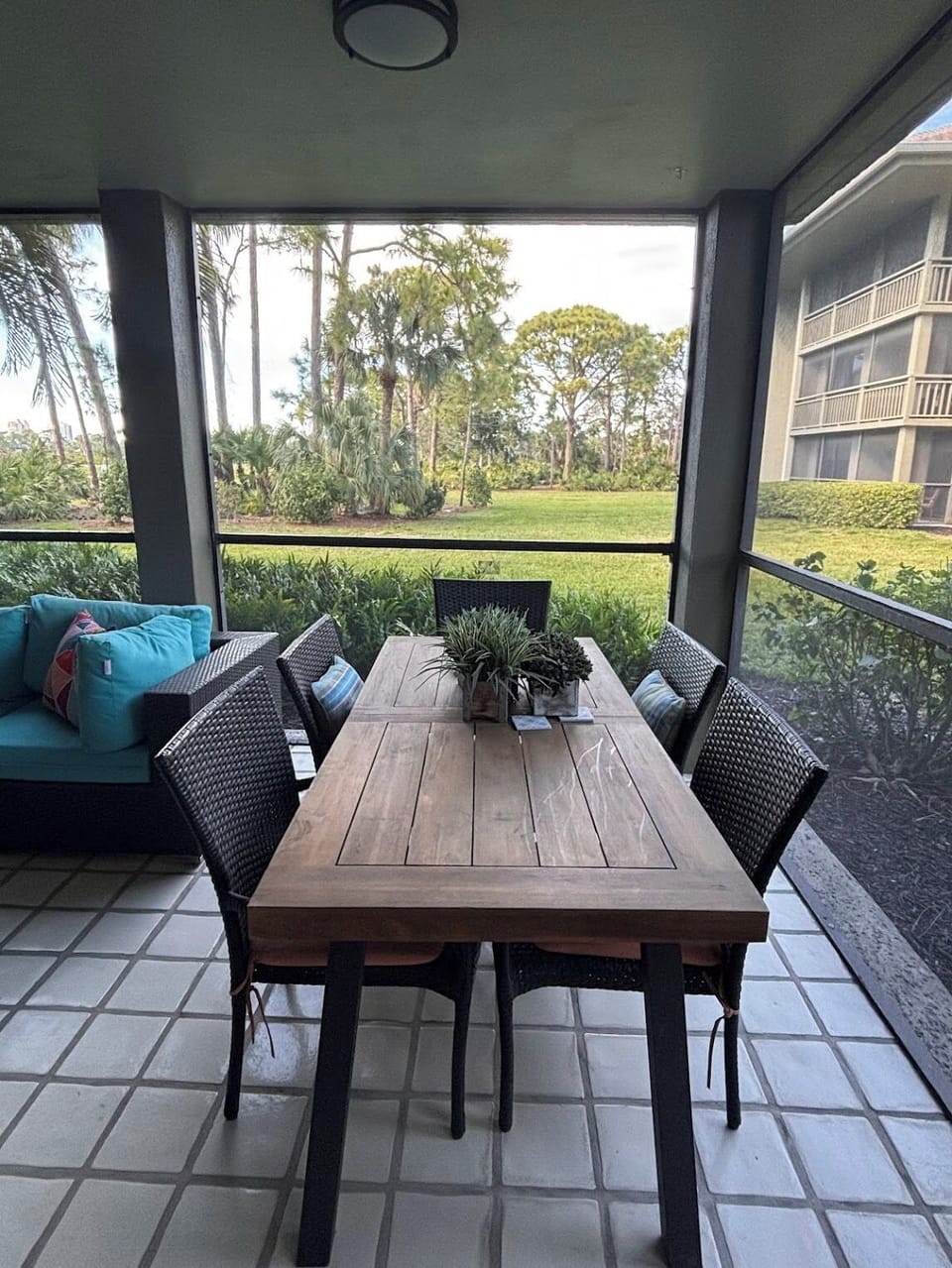 Outdoor dining