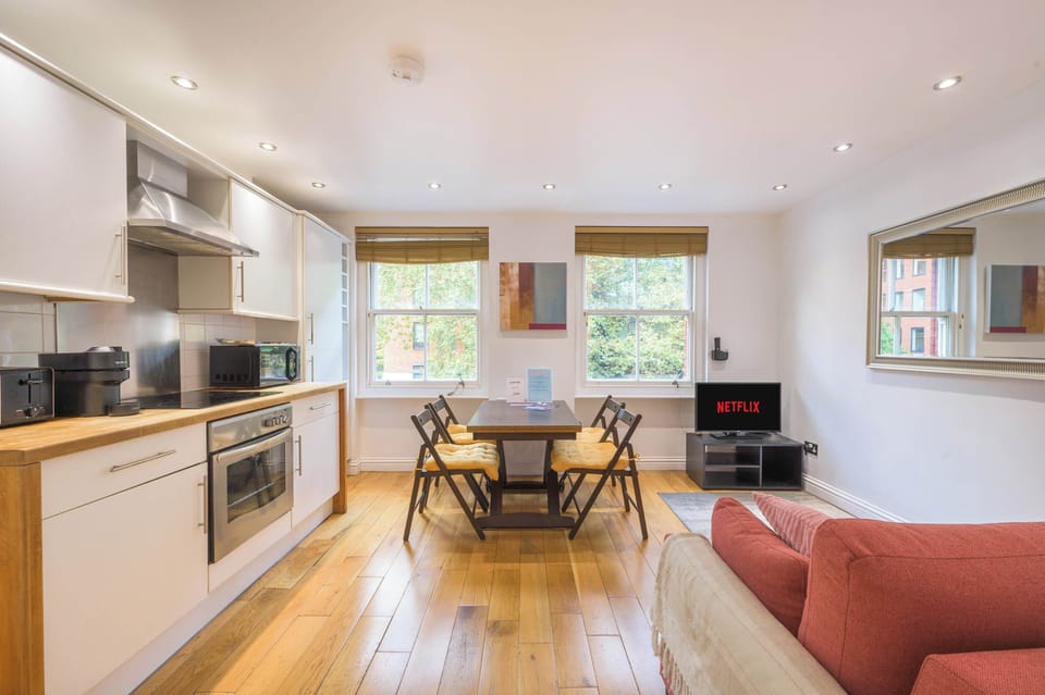 Apartment, 1 Double Bed with Sofa bed, Kitchen, City View (Theobalds Rd 43, B) | Private kitchen
