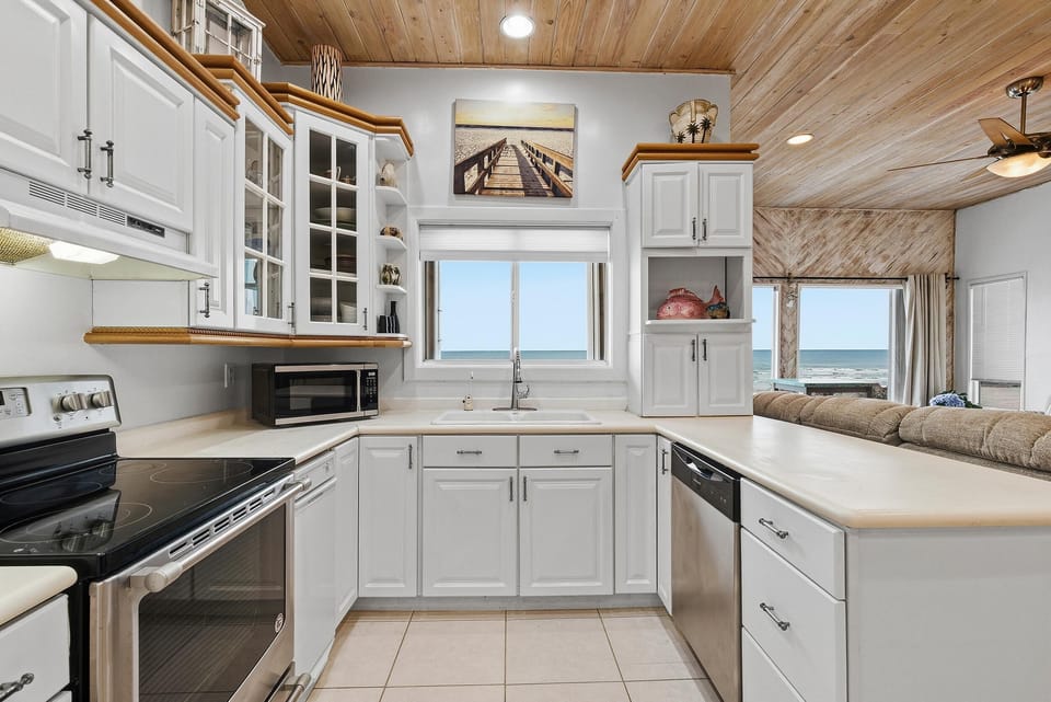 House, Multiple Beds (La Casa del Sol) | Private kitchen | Oven, toaster