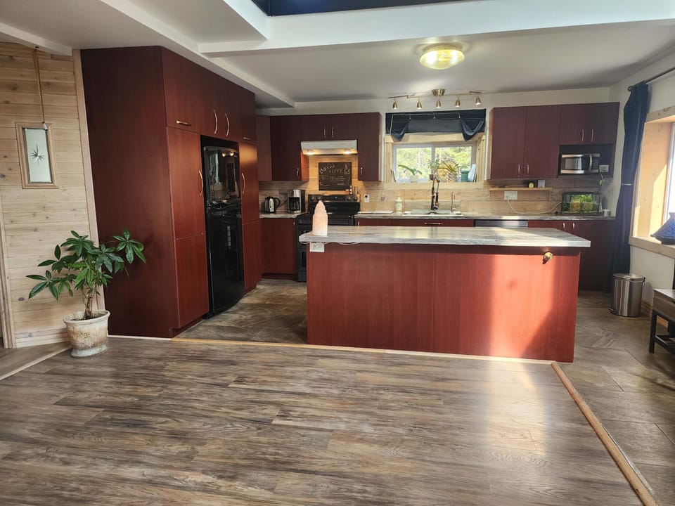 Cuisine toute équipée / Fully furnished kitchen