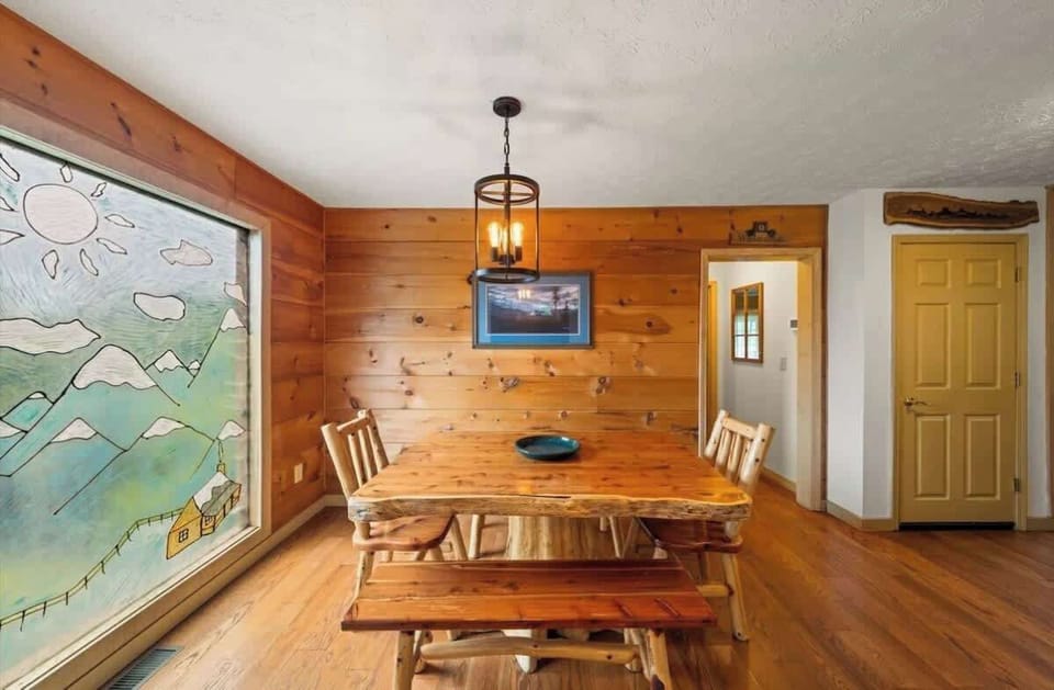 Legend has it, Bigfoot loves warm, home-cooked meals. Gather the family around this rustic dining table and enjoy cozy cabin dinners. Just don’t leave your food unattended… 