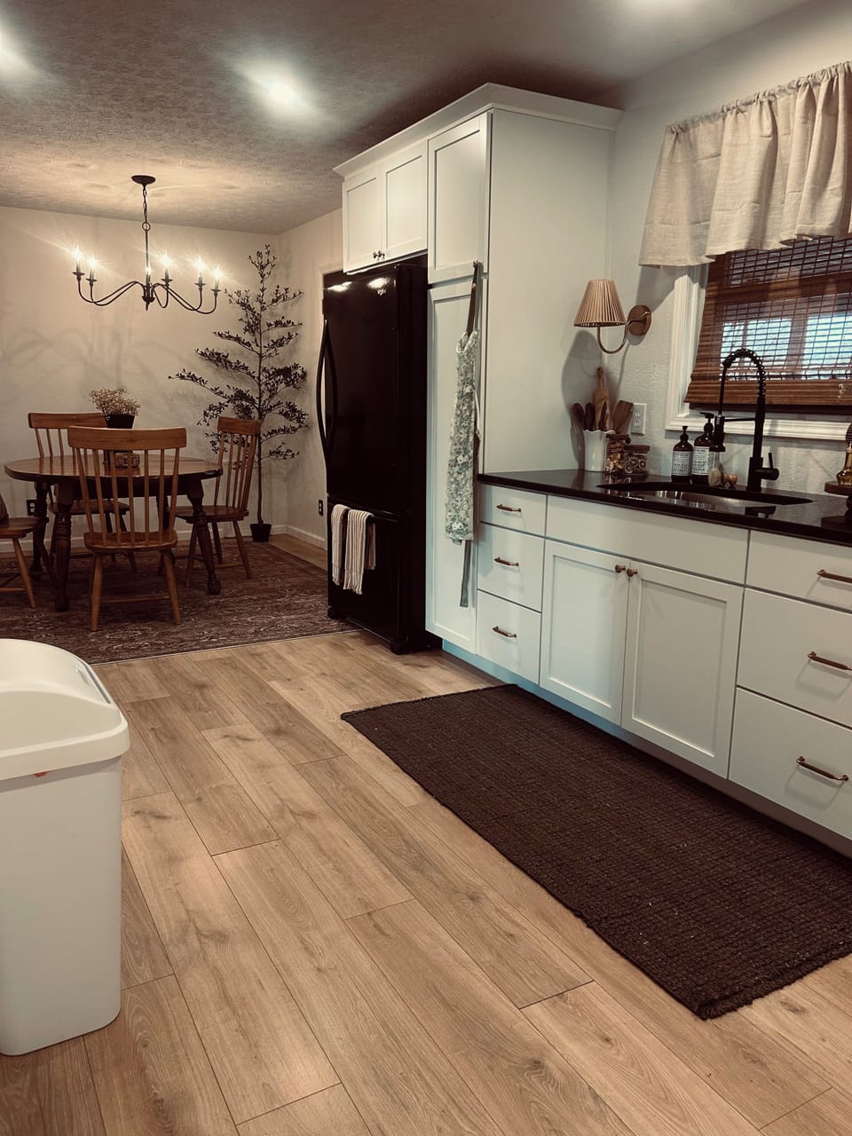 Kitchen/ Dining Area
