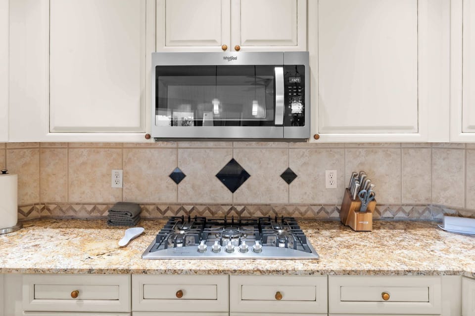 Fully equipped and ready for everything from pancake mornings to pasta nights. Your inner chef will thank you…or your takeout will!