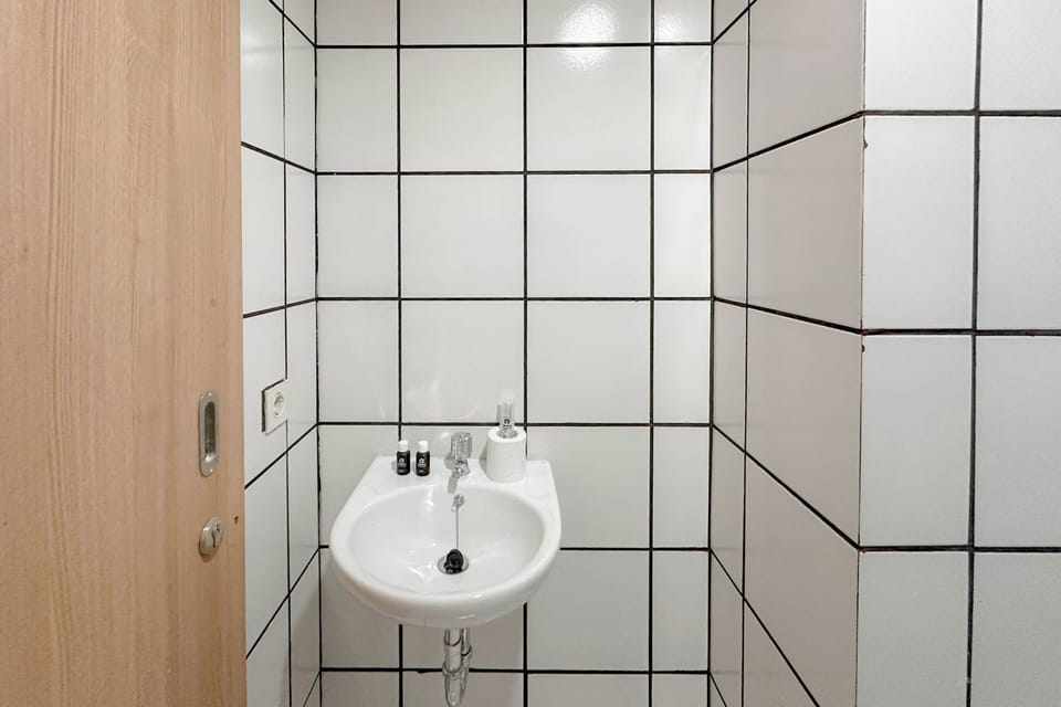 Standard Studio | Bathroom