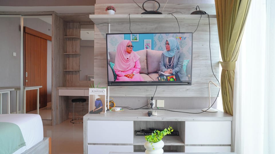 Standard Apartment | Television
