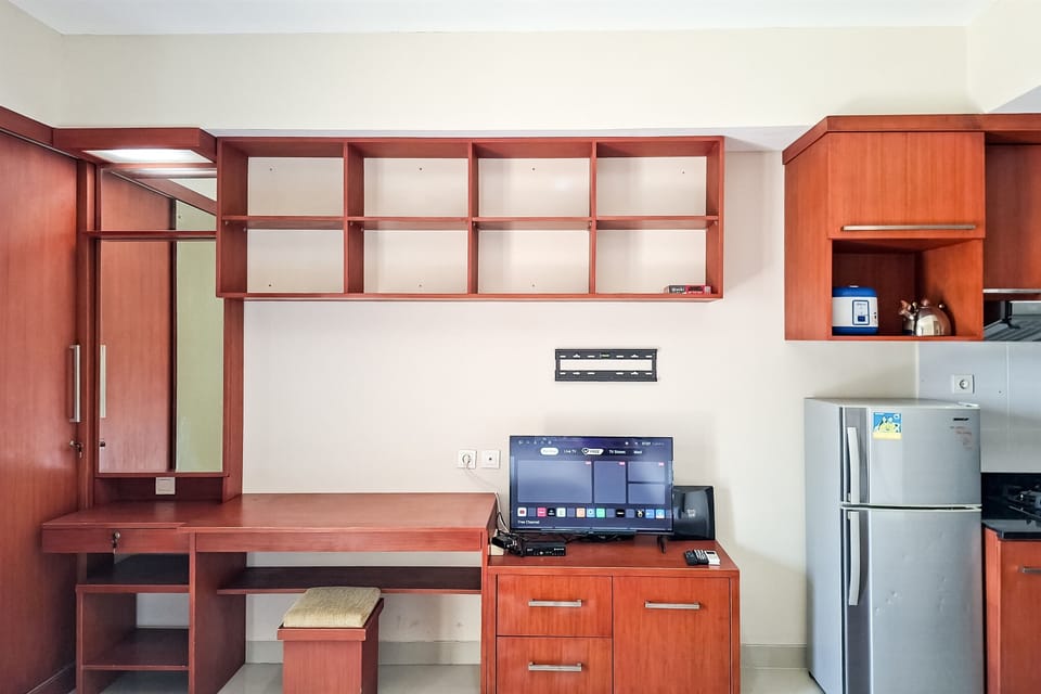 Standard Apartment | Television