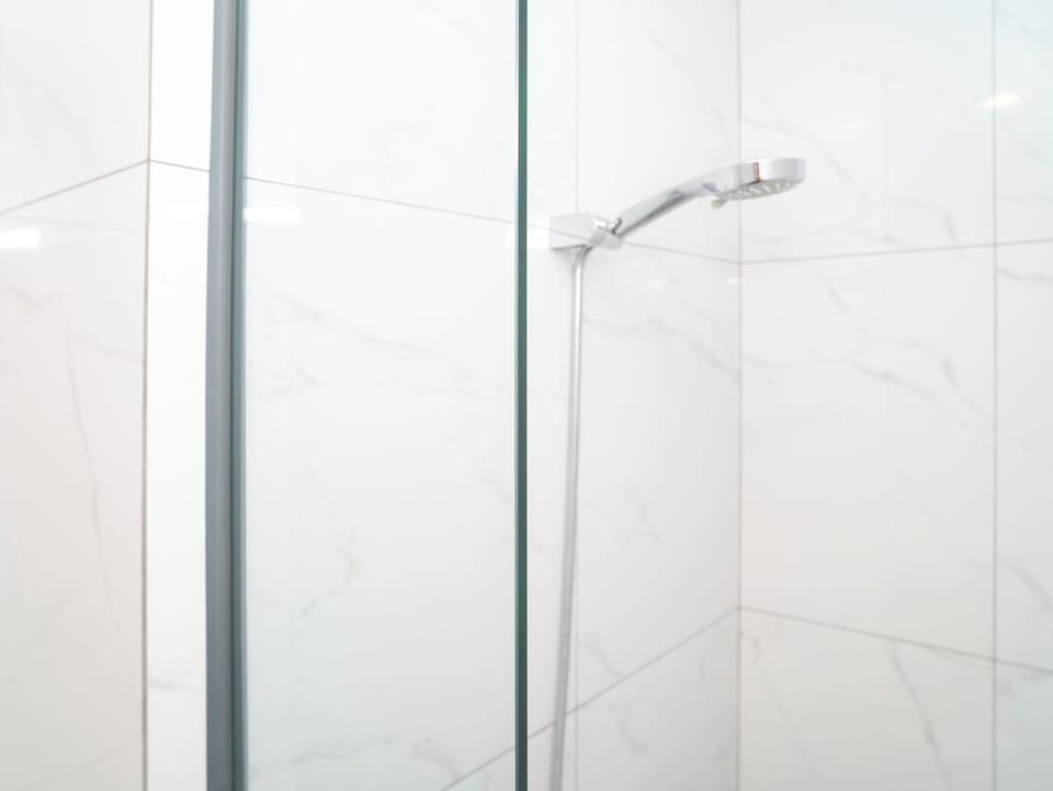 Standard Studio | Bathroom