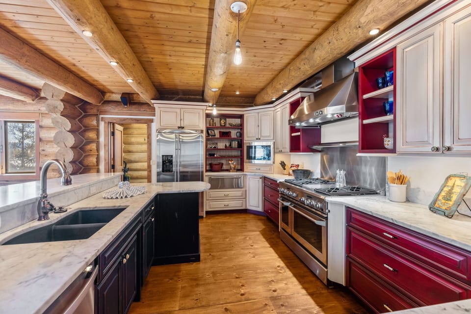 Fully stocked, gourmet chef's kitchen.