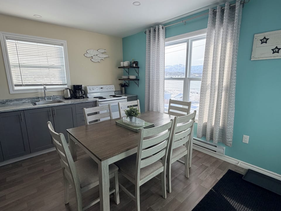Apartment, 3 Bedrooms, Kitchen, Ocean View | Dining
