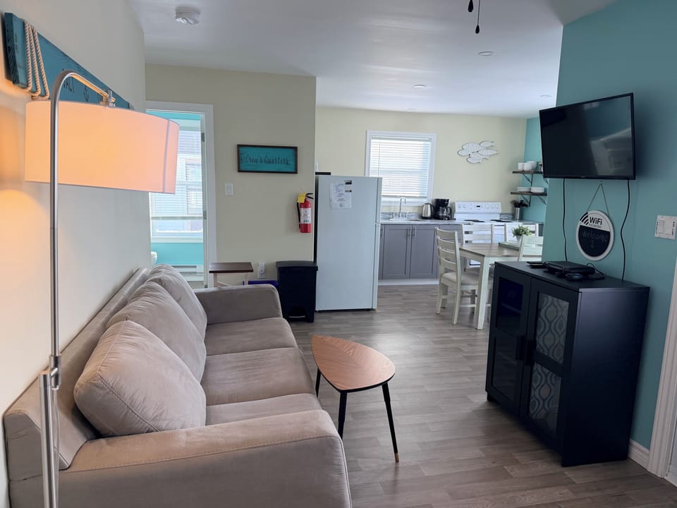 Apartment, 3 Bedrooms, Kitchen, Ocean View | Living area