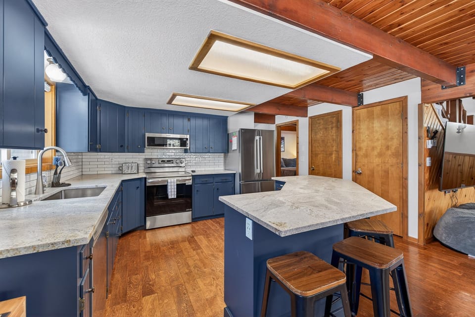 Kitchen- main level- island- main level
