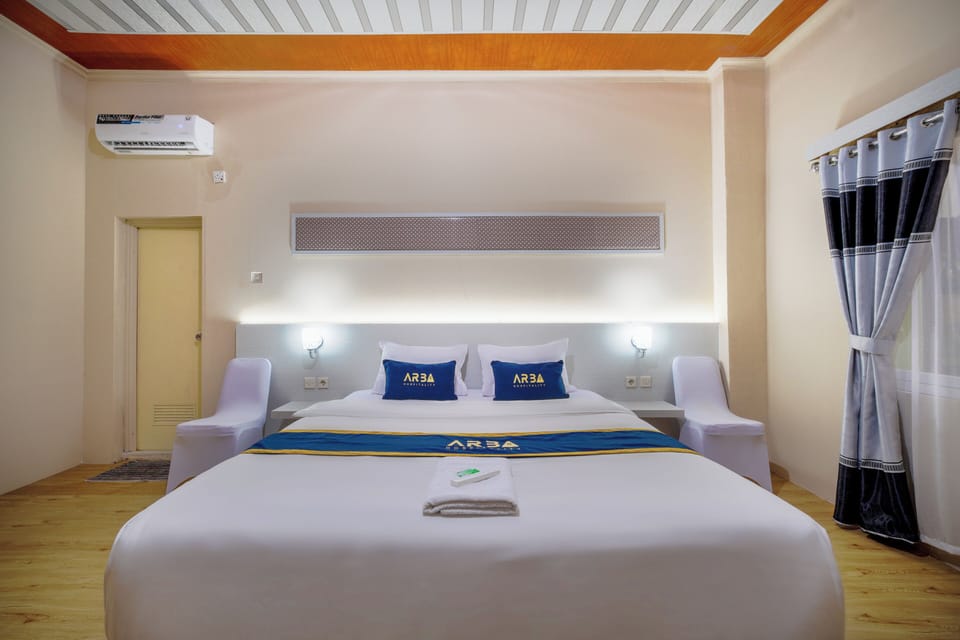 Deluxe Double Room | Desk, free WiFi, bed sheets