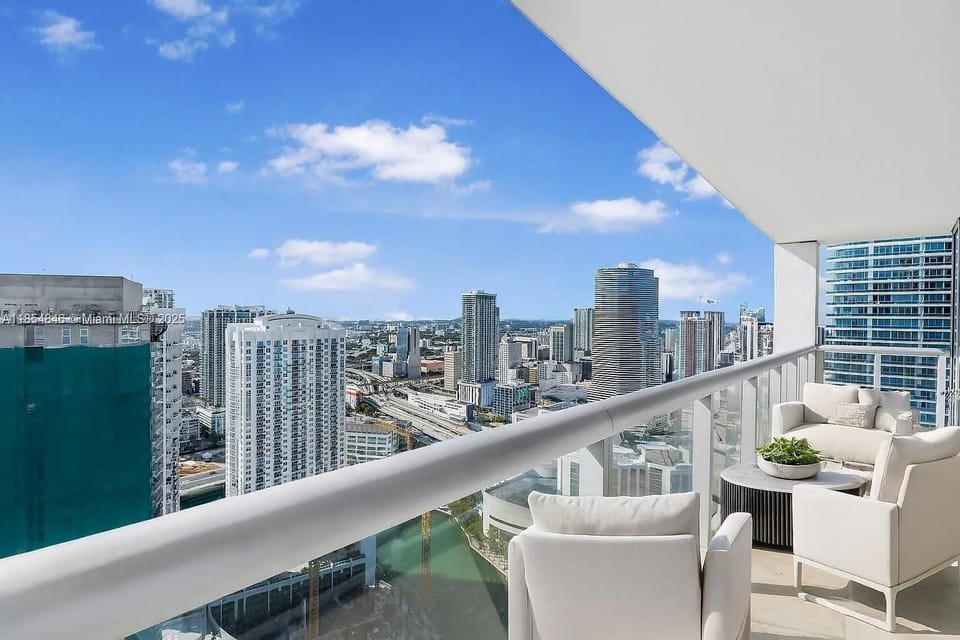 Sweeping urban vistas from your private outdoor terrace.