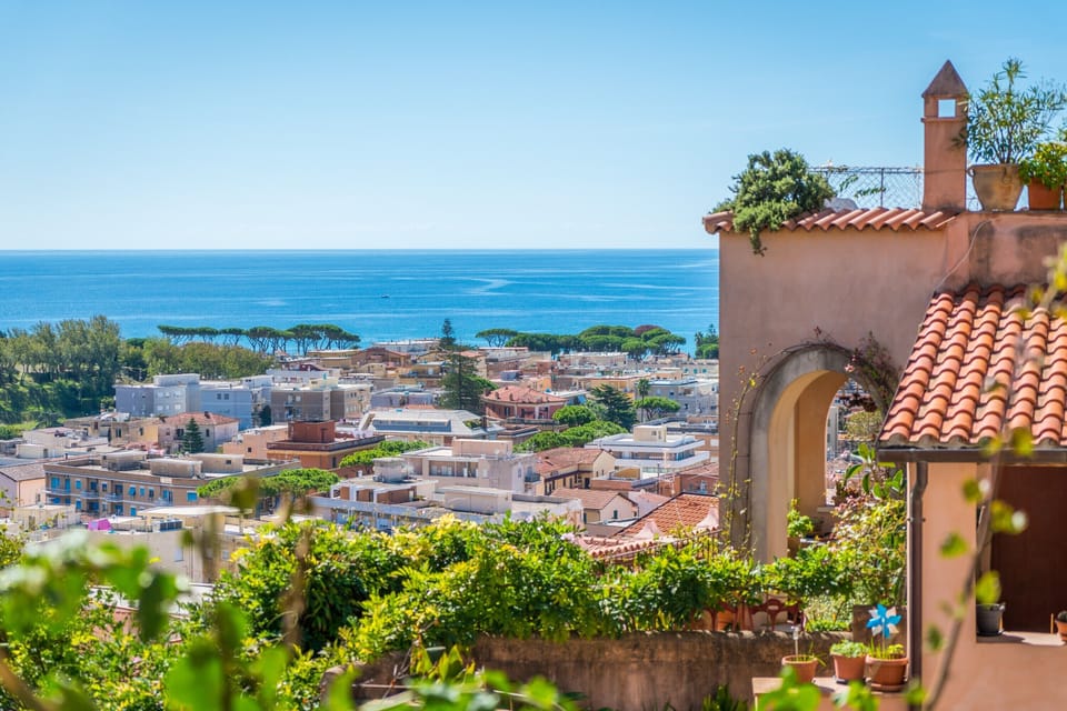 Partial view of the town and sea