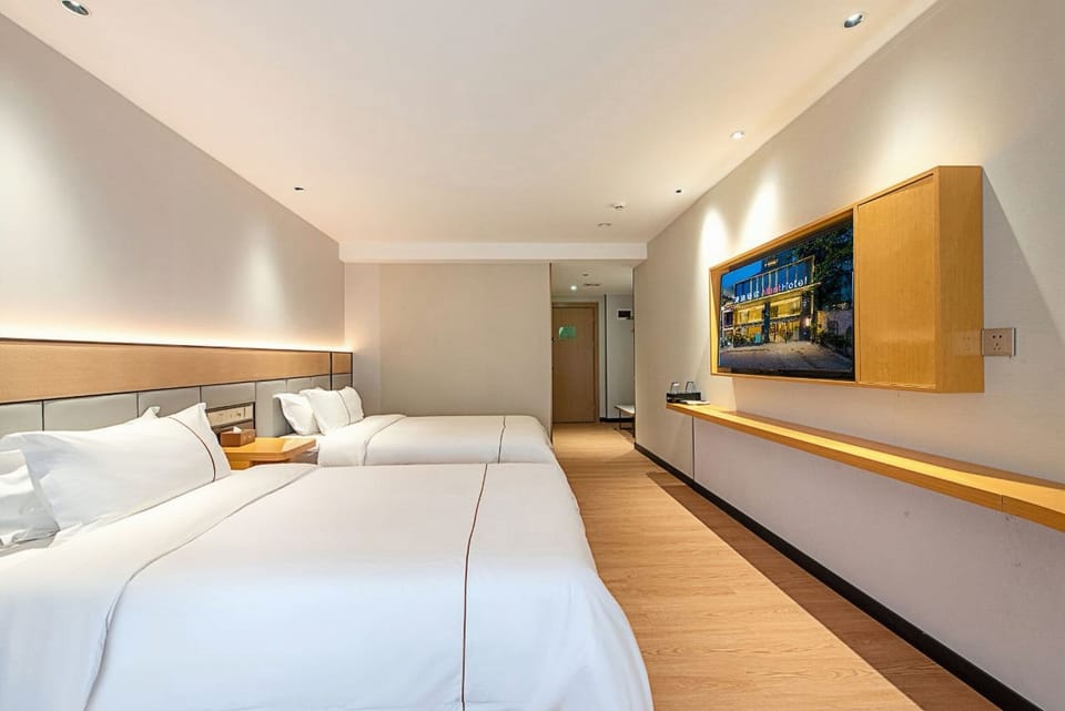 Business Twin Room | Egyptian cotton sheets, premium bedding, pillowtop beds, minibar