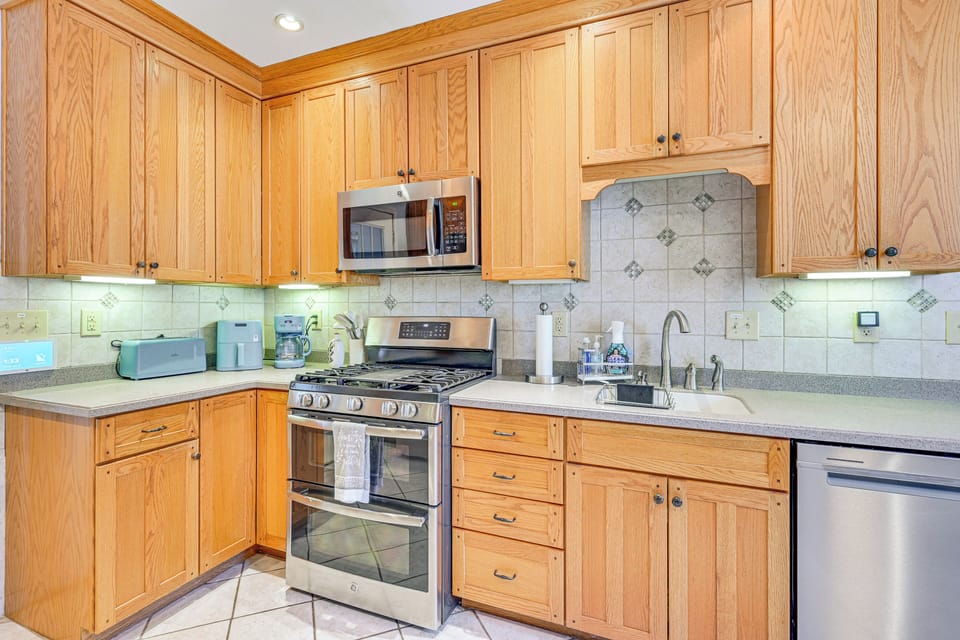 Kitchen | Main Level
