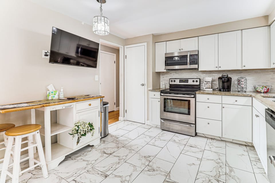 Kitchen | Main Level