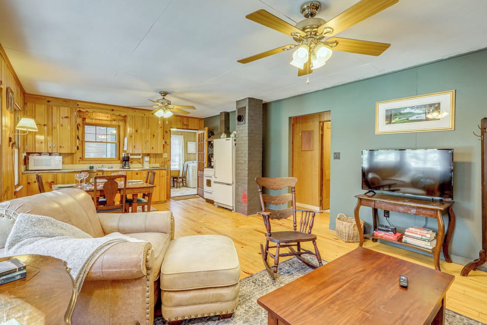 Living Room | Smart TV