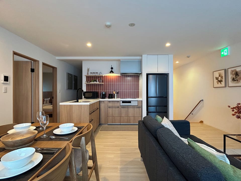 Apartment, 2 Bedrooms, Balcony, Mountain View | Interior