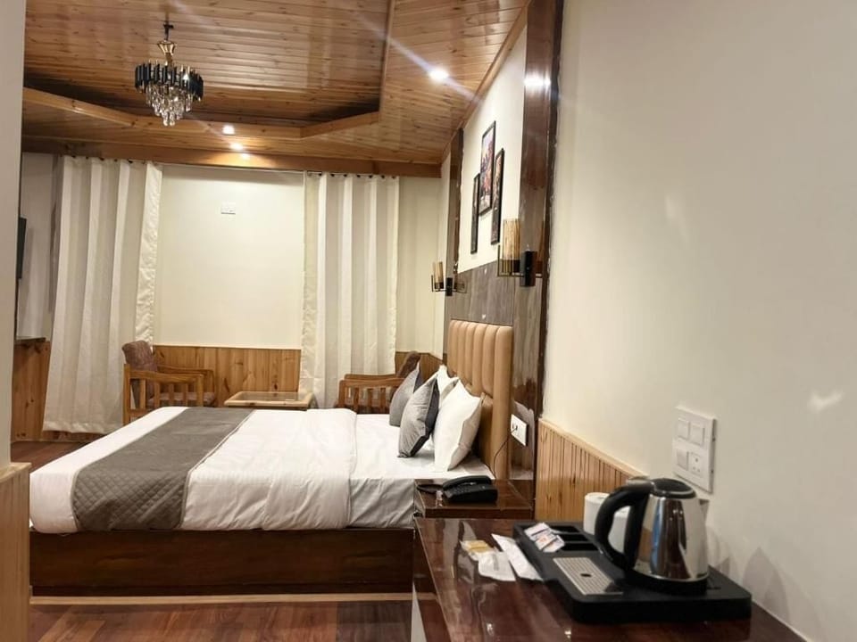 Superior Double Room, Balcony, Mountain View | Desk, free WiFi