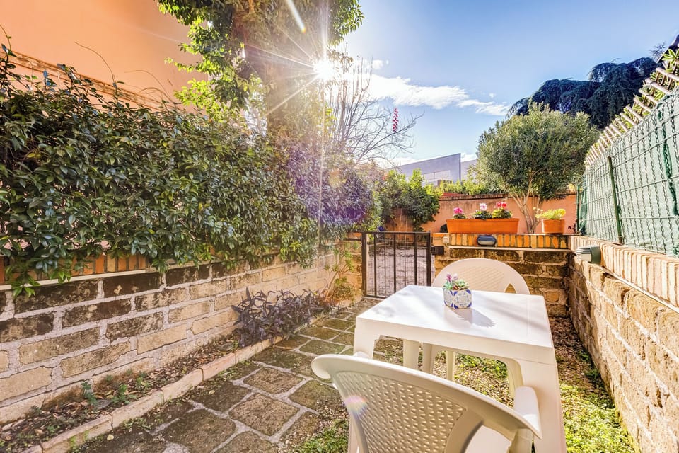 Duplex, 1 Queen Bed, Patio, Courtyard View | Garden view