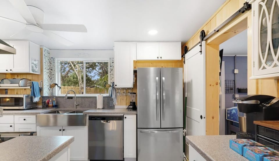 Updated full kitchen