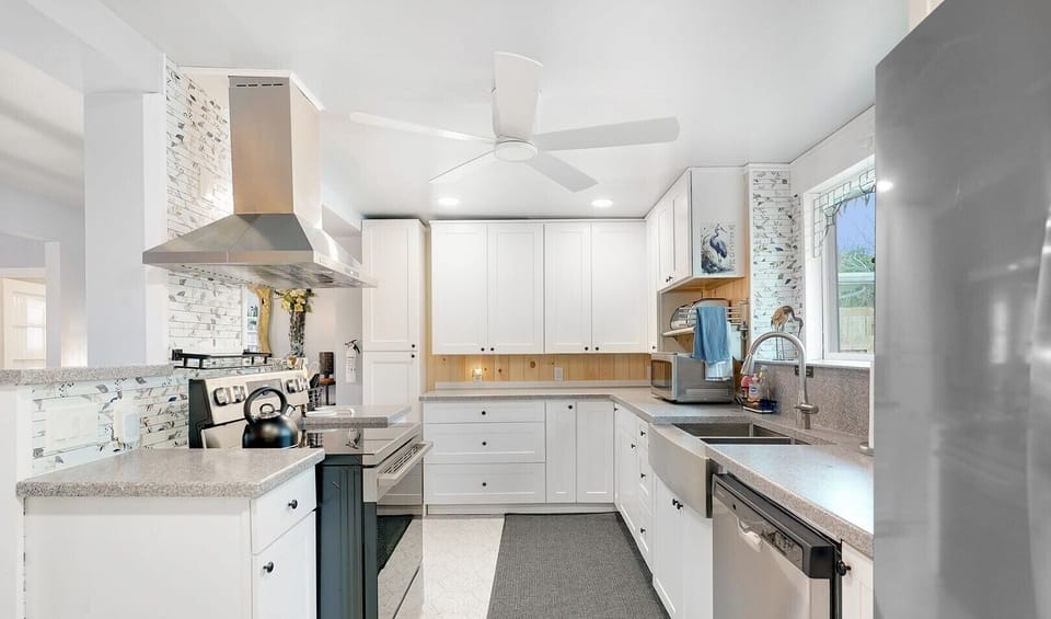 Updated full kitchen
