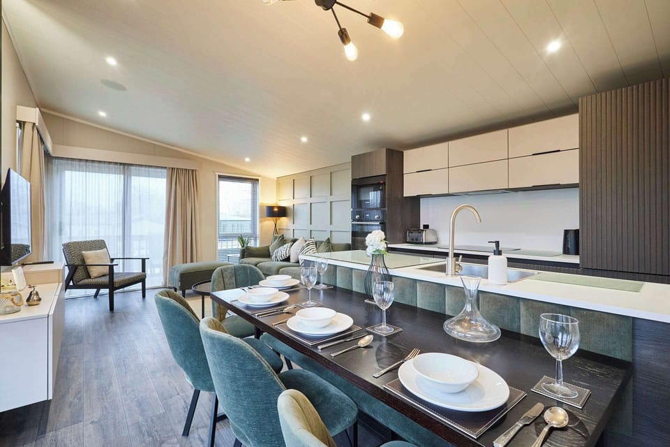 Kingfisher Lodge, Amotherby - Host & Stay