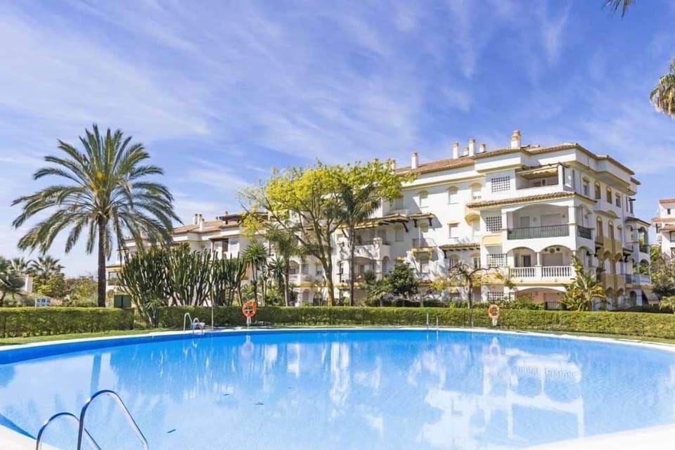 gran piscina comunitaria