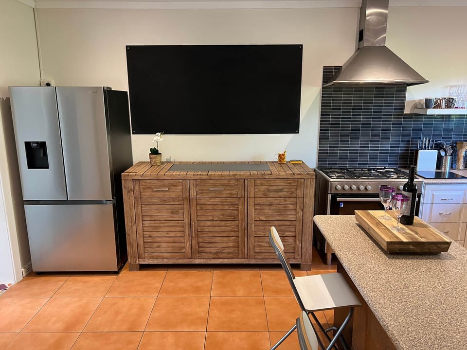 Ducks nest ocean retreat kitchen fridge cooking