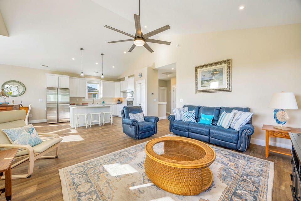 Surf or Sound Realty - 1240 - Coastal Breeze - Great Room -4