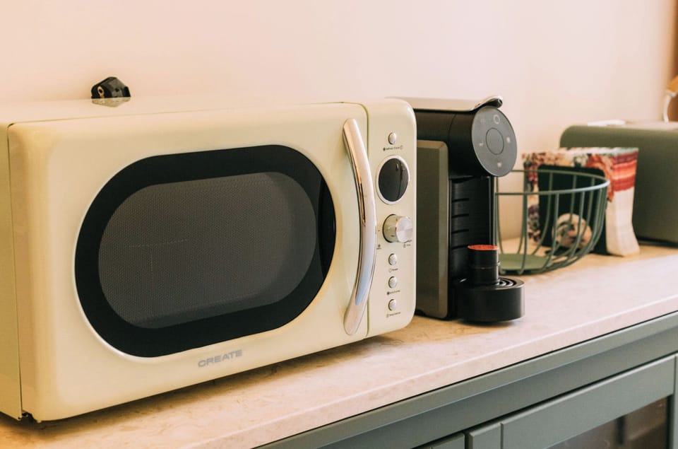 Basic Apartment, Balcony | Microwave