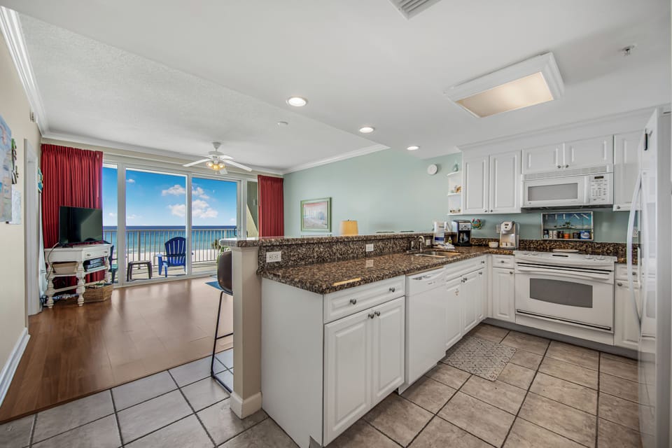 Full Kitchen