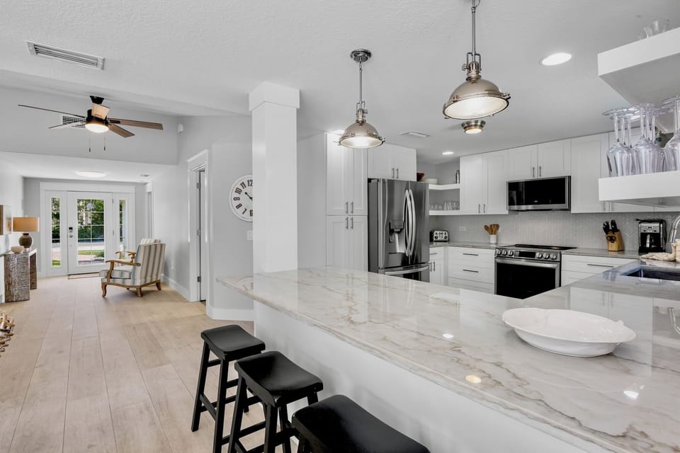 Fully equipped modern kitchen