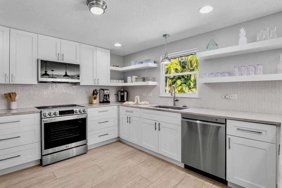 Fully equipped modern kitchen