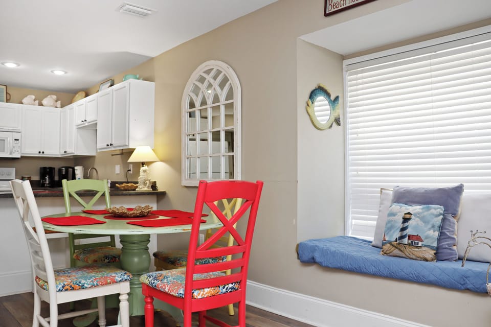 Dining Area (1)