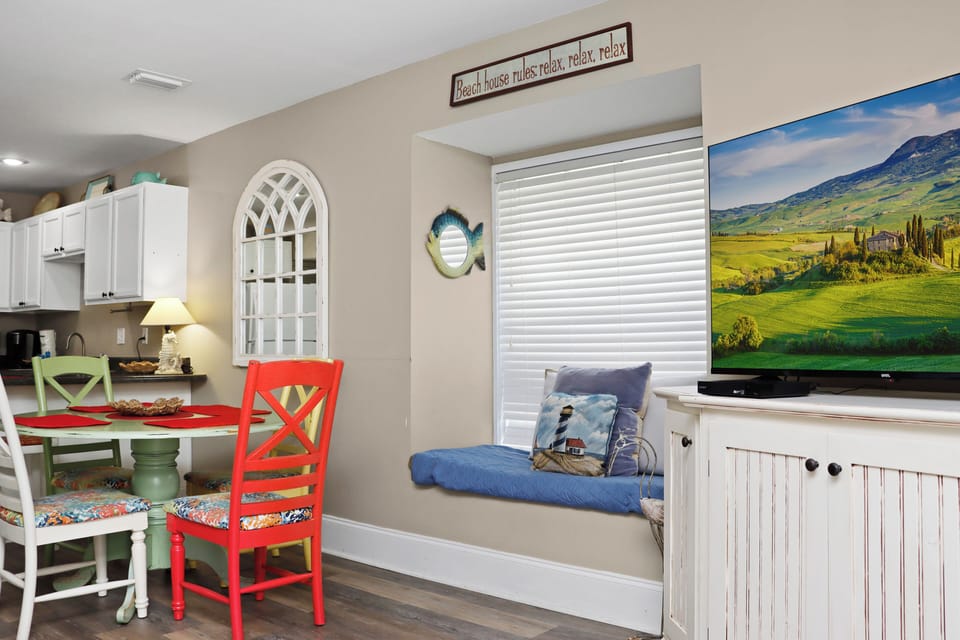 Dining Area and Window Seat
