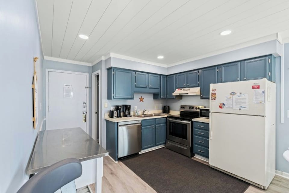Grab a snack before you head back out to the beach.
