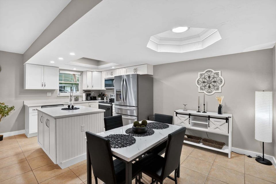 Indoors, Kitchen, Architecture, Building, Dining Room