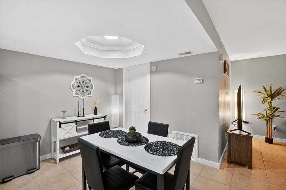 Dining Room, Dining Table, Furniture, Indoors, Table
