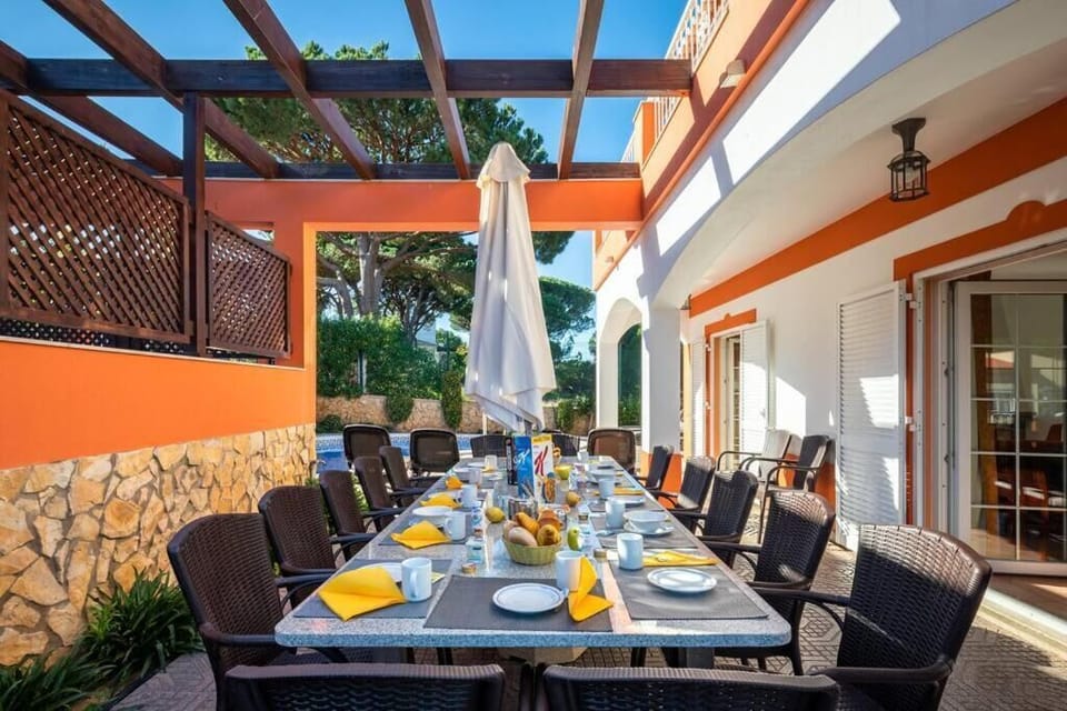 Family Villa, Balcony | Outdoor dining