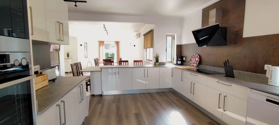 Family Villa | Private kitchen | Coffee/tea maker, electric kettle, highchair, cookware/dishes/utensils