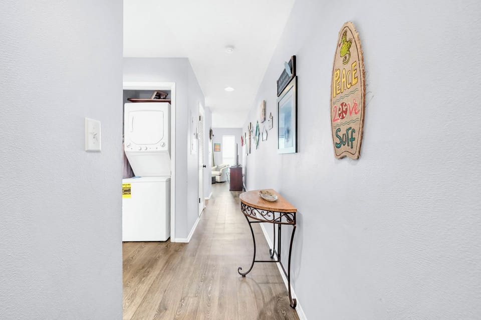Welcome in to Endless Summer E10- Sunset Shack
