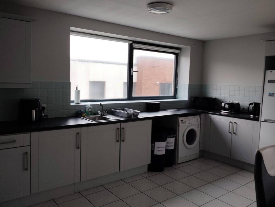 Apartment, 2 Bedrooms, Accessible, Smoking | Interior