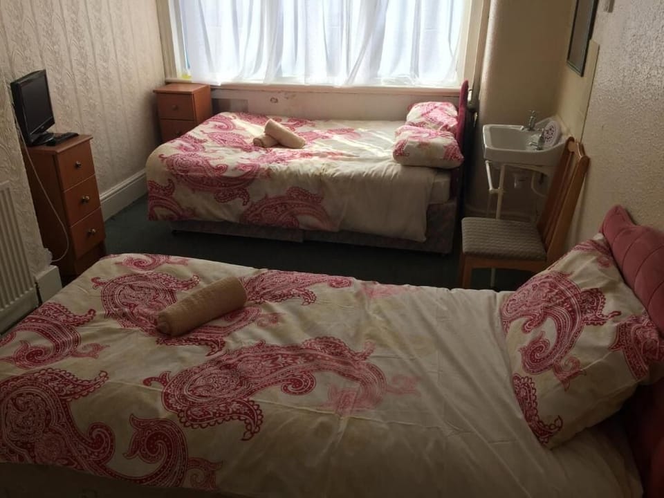 Laptop workspace, travel crib, free WiFi
