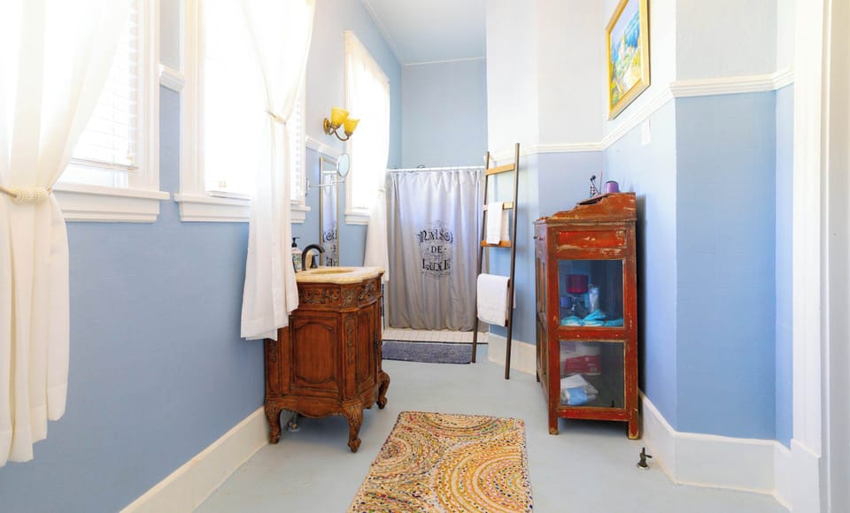 Ensuite bathroom with shower 