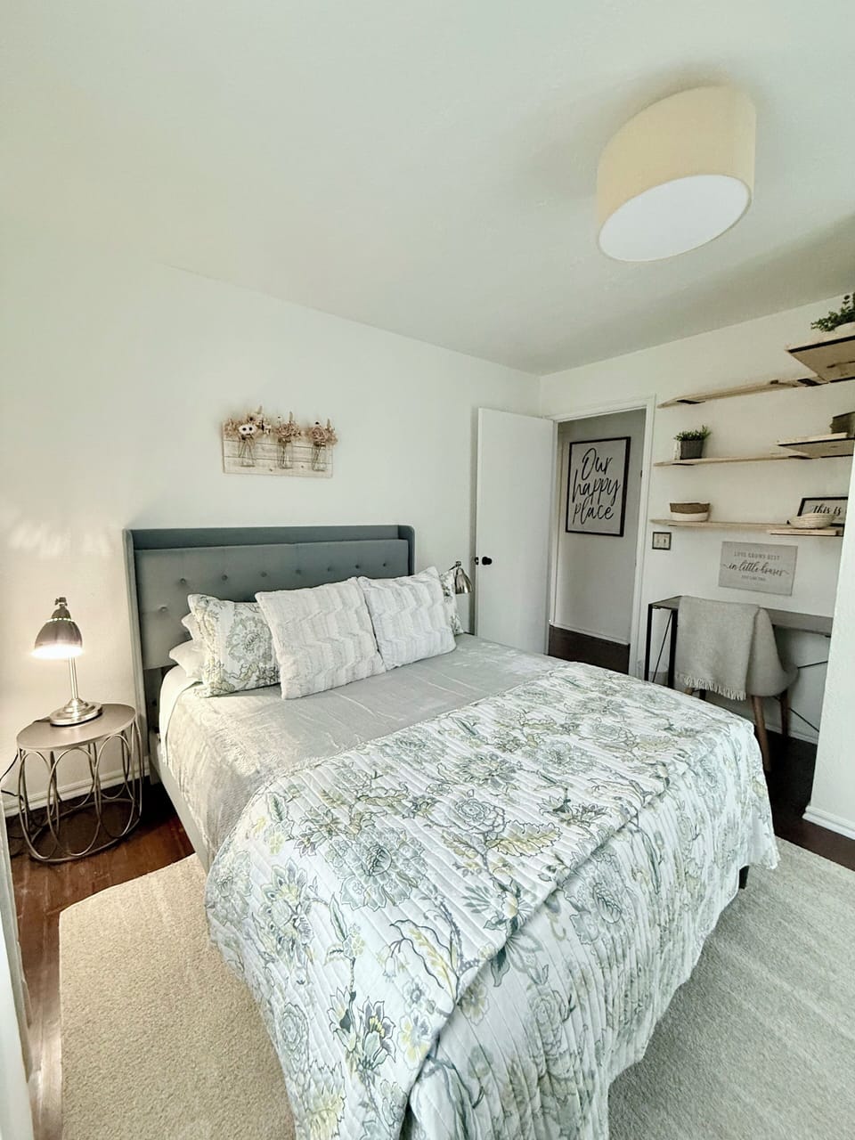 Queen Bed with charging ports - Type C & USB-C ports