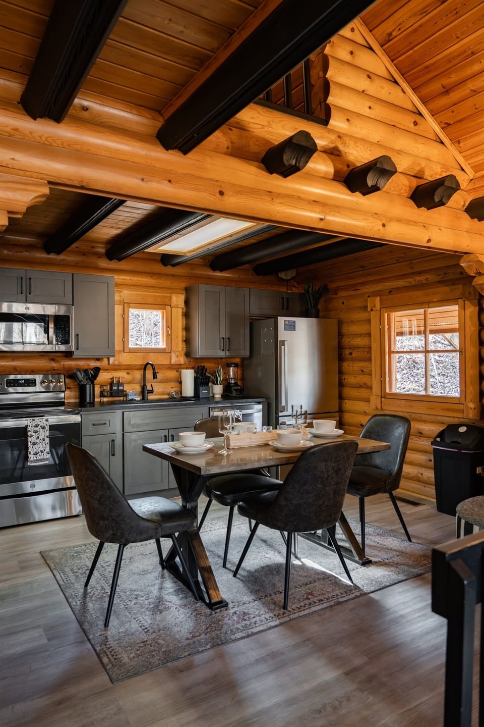 Open concept living, dining and kitchen area